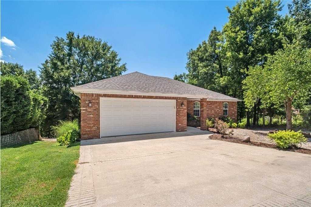 99 Buckingham Dr - Photo 3 of 34