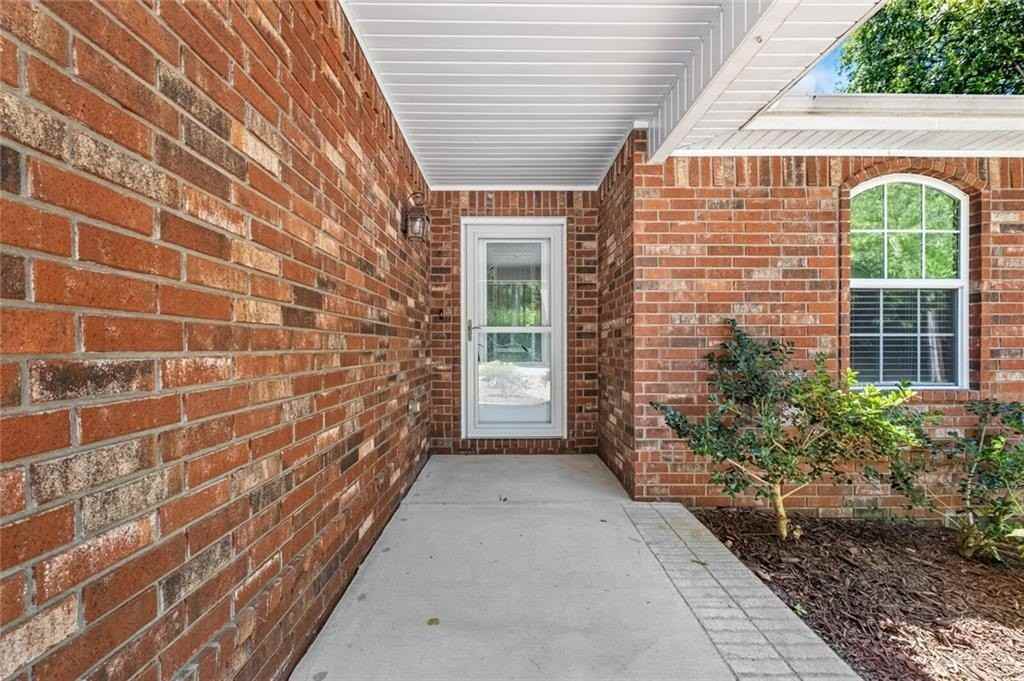 99 Buckingham Dr - Photo 4 of 34