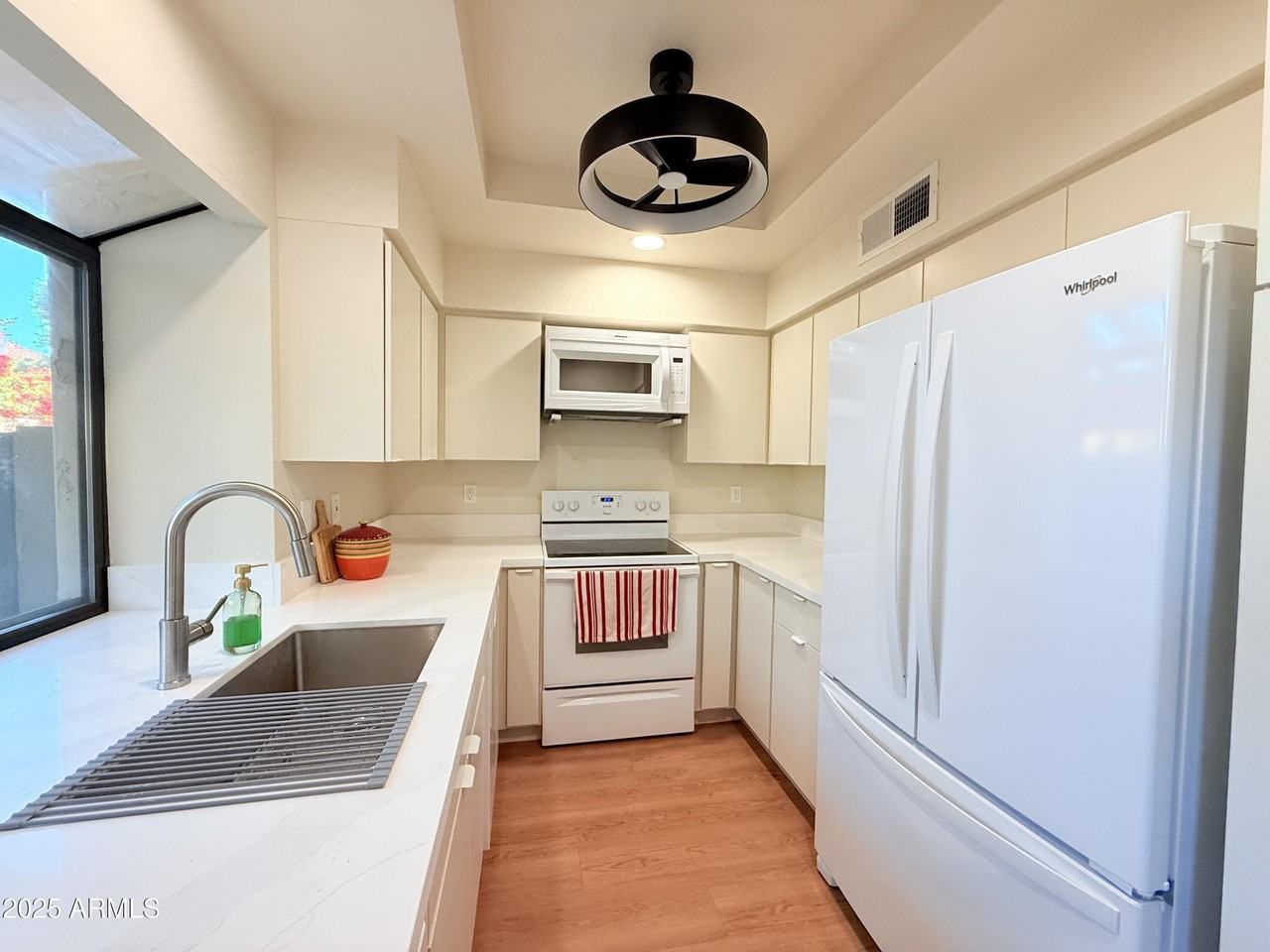 5640 E Bell Rd Unit 1010 #1010 - Photo 7 of 31