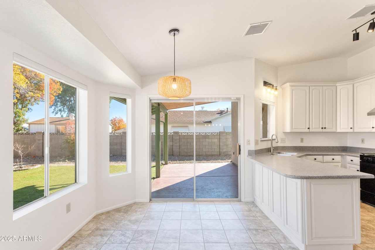 1675 Wildflower Dr - Photo 2 of 33