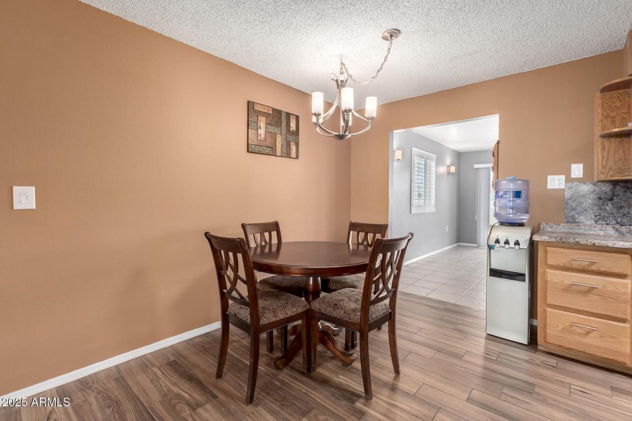 9430 W Arrowhead Dr - Photo 5 of 28