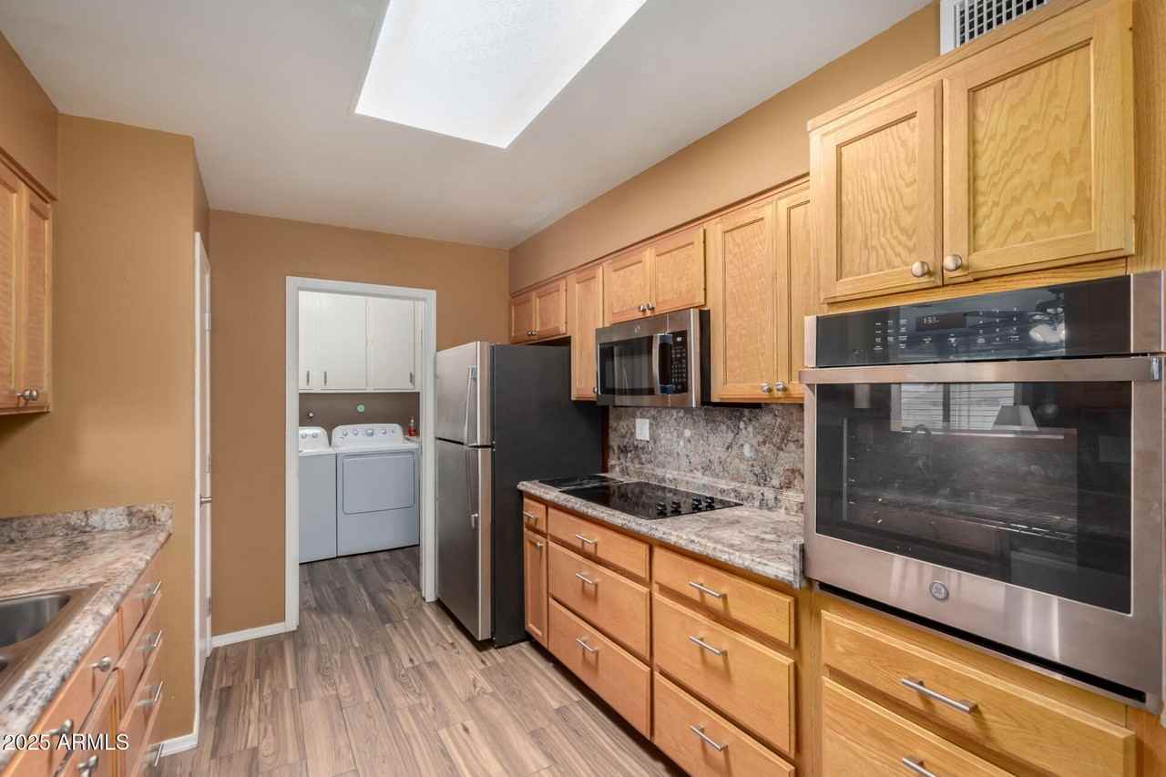 9430 W Arrowhead Dr - Photo 7 of 28