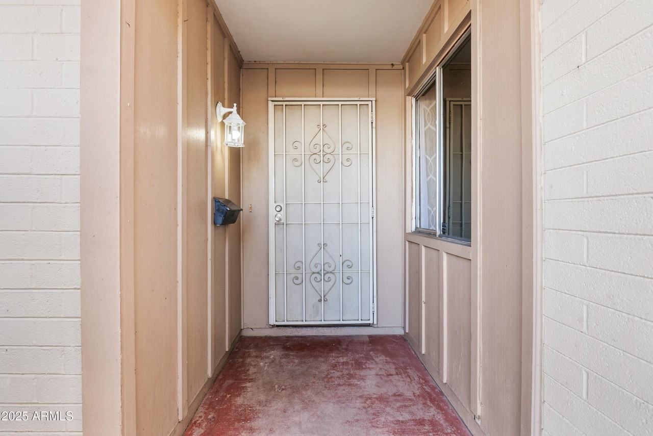 4401 W Claremont St - Photo 5 of 19