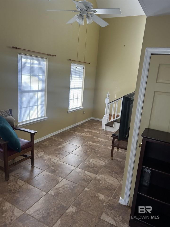 22985 High Ridge Rd - Photo 3 of 5