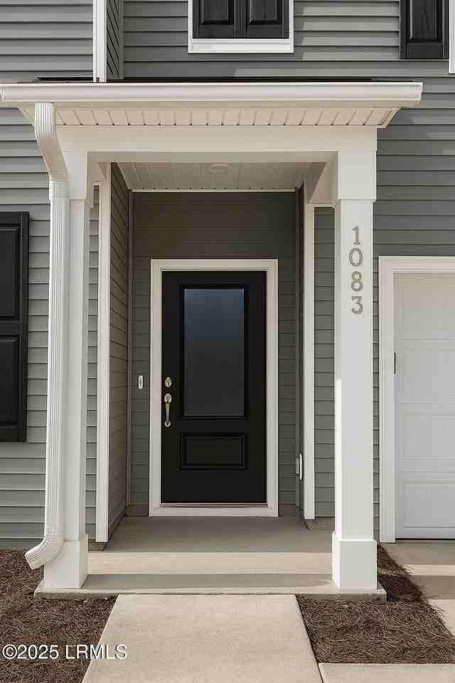 1083 Danner Dr - Photo 2 of 36