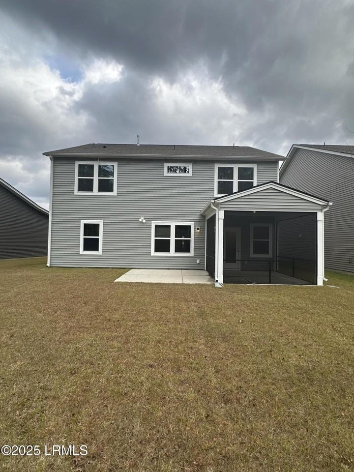 1083 Danner Dr - Photo 6 of 36