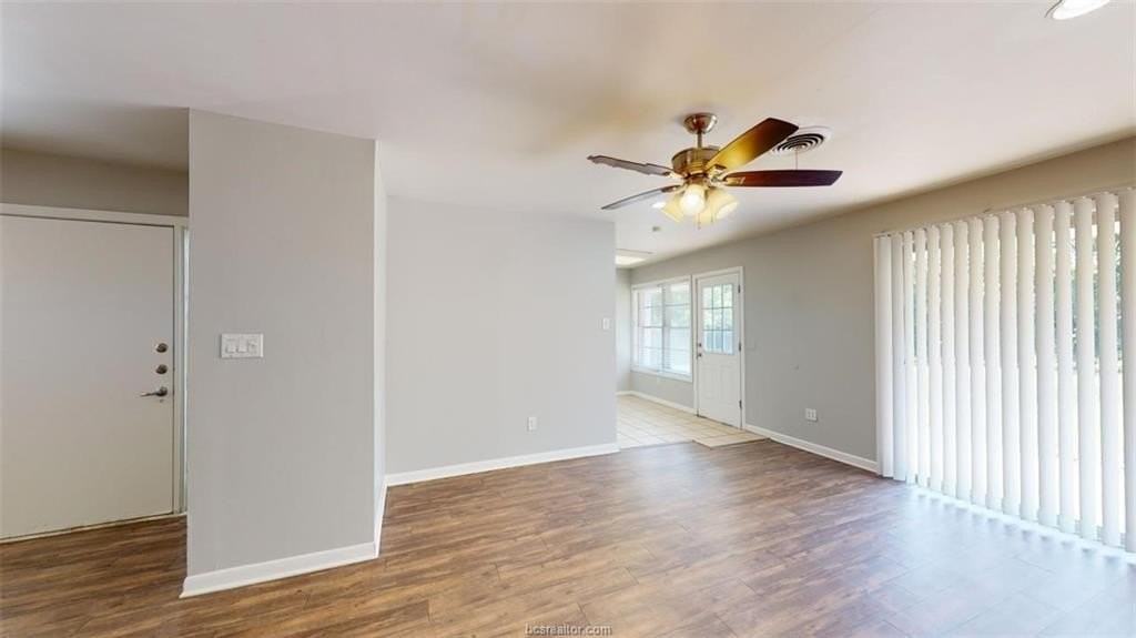 1618 George Bush Dr - Photo 4 of 15