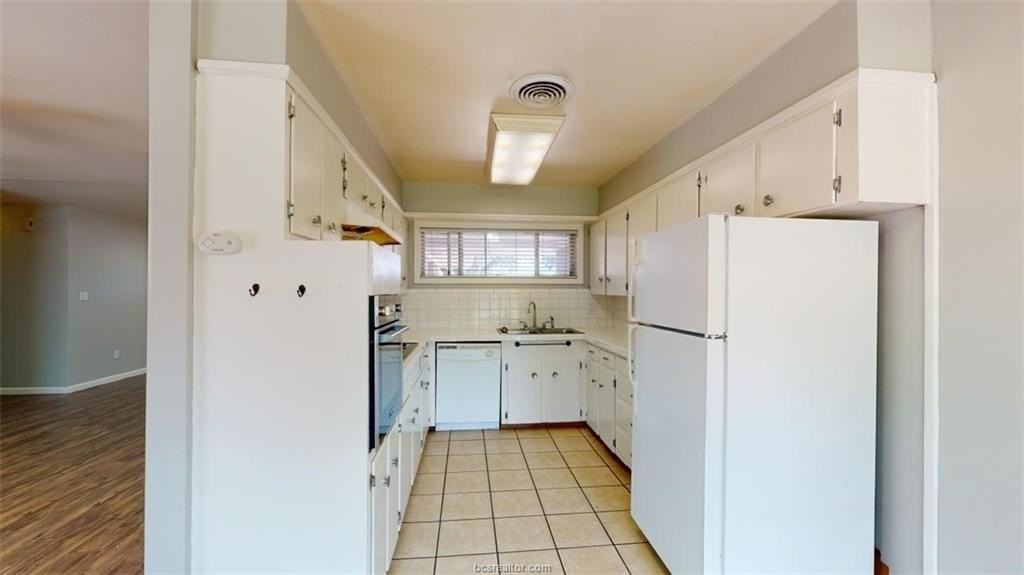 1618 George Bush Dr - Photo 7 of 15