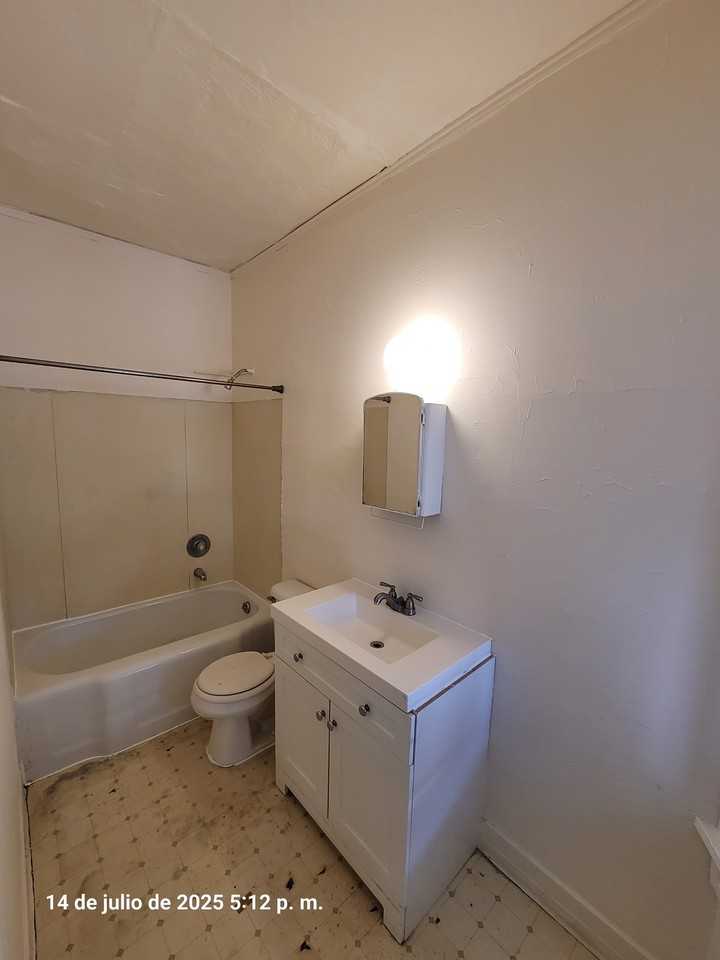 1319 S 20th St #1319 - Photo 3 of 5