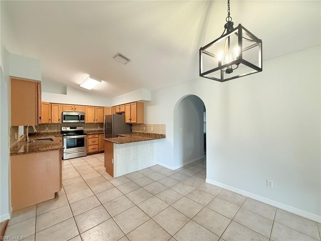 27595 Imperial River Rd - Photo 6 of 28