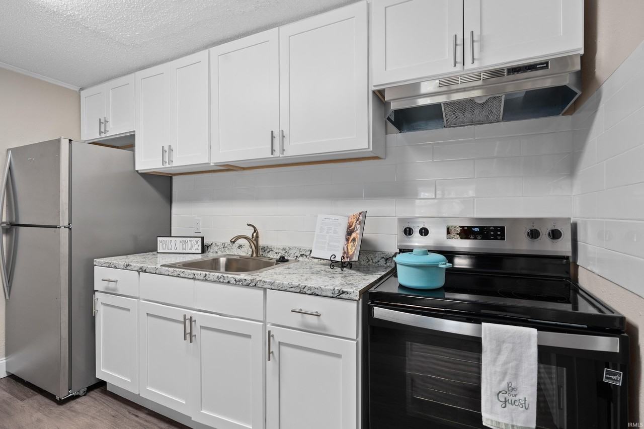 2963 E Amy Ln - Photo 4 of 14