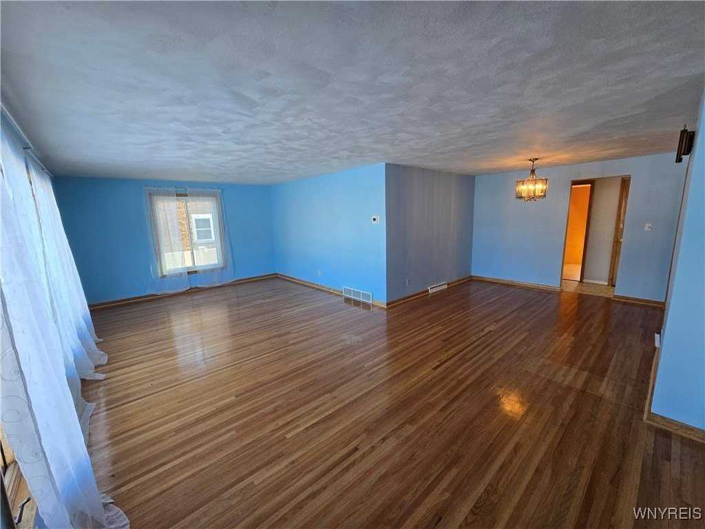 39 Lennox Ave - Photo 2 of 19