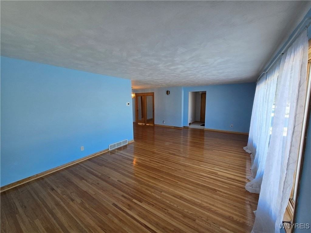 39 Lennox Ave - Photo 3 of 19