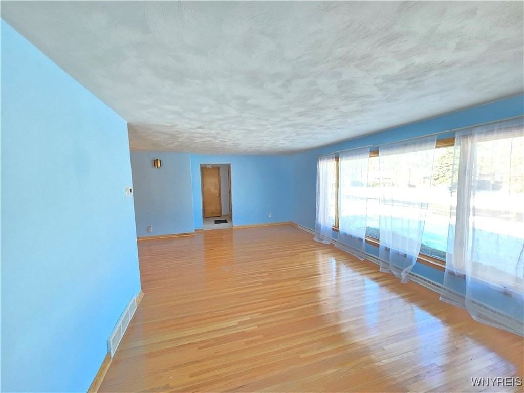 39 Lennox Ave - Photo 4 of 19