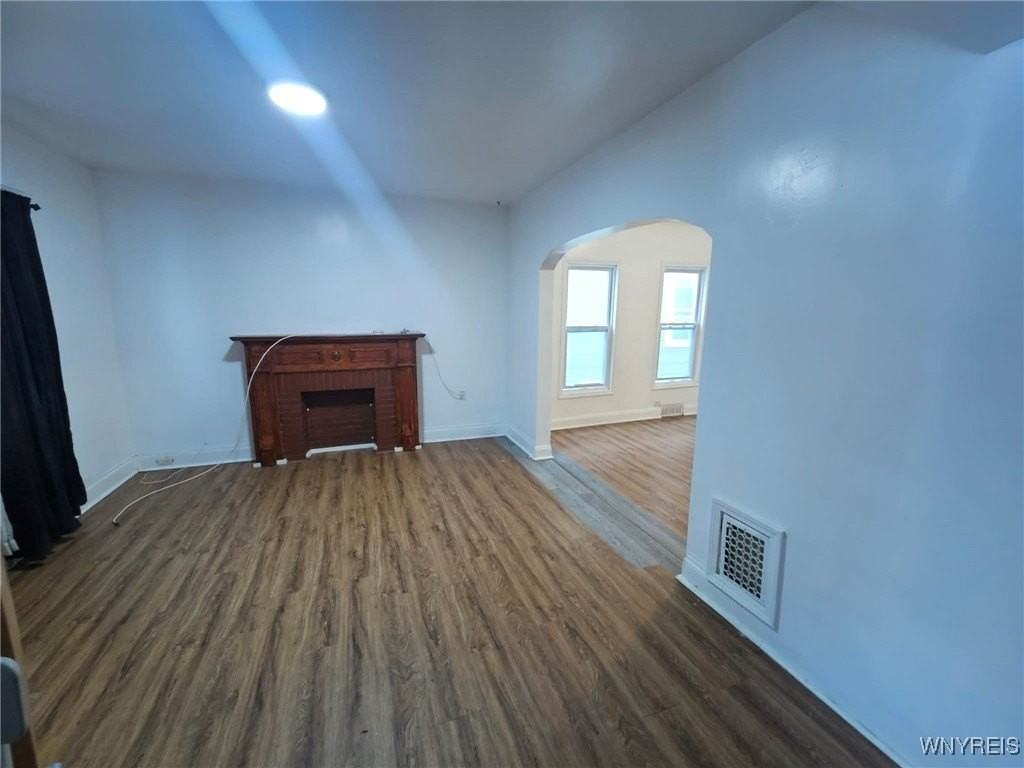 60 Pomona Pl - Photo 2 of 8
