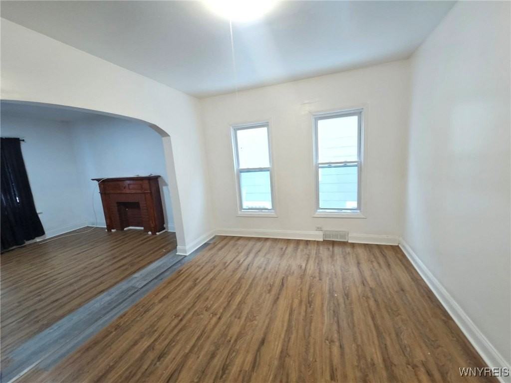 60 Pomona Pl - Photo 3 of 8