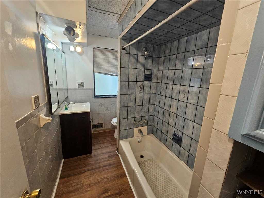 60 Pomona Pl - Photo 6 of 8