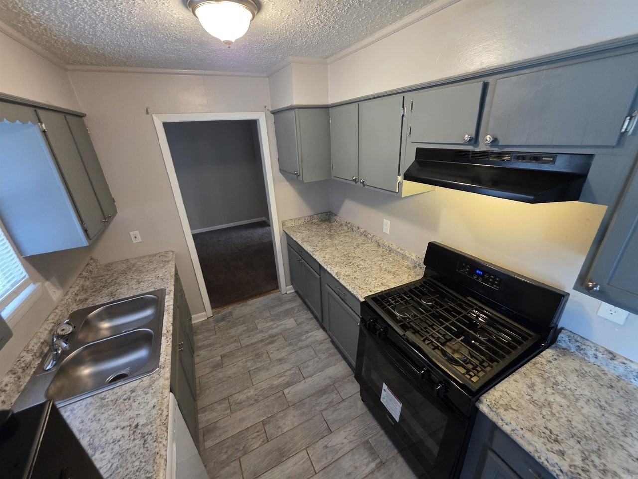 8 W Windsor Dr - Photo 7 of 18