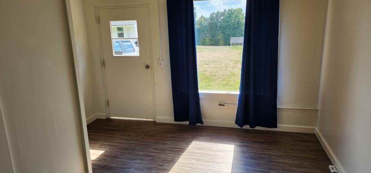 1948 Apt 12 Hwy 63 - Photo 3 of 4