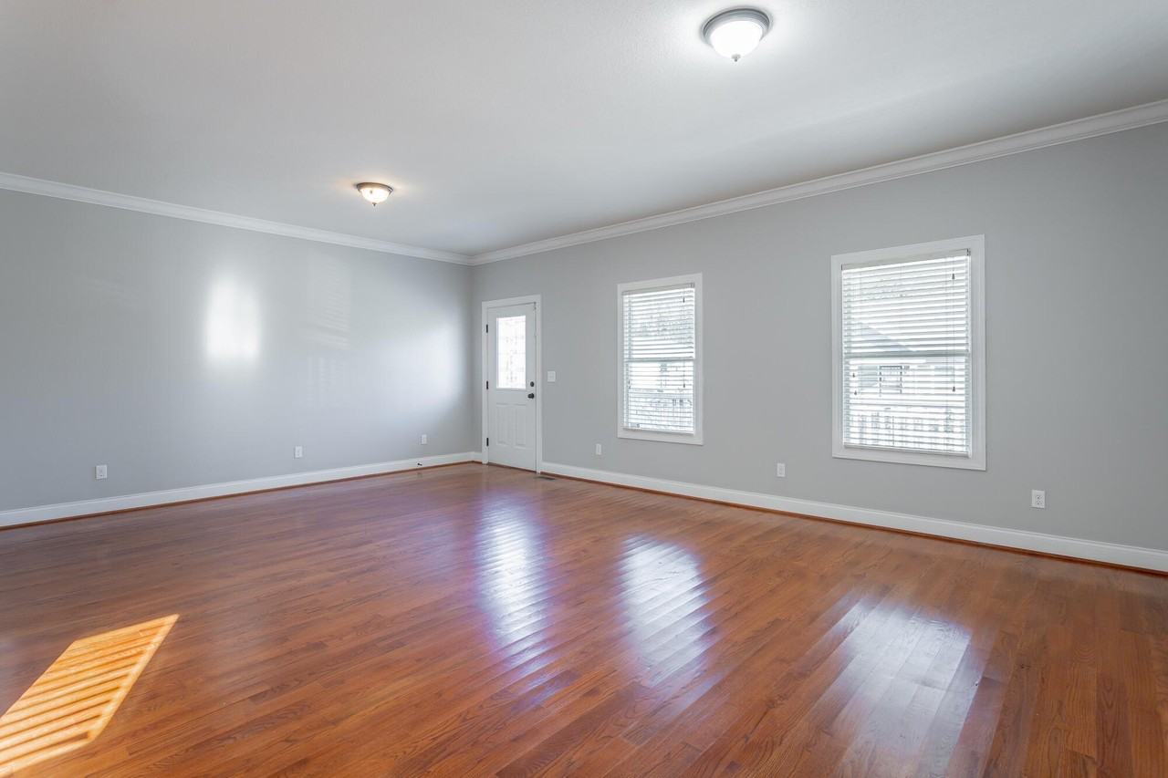 619 N Holly St - Photo 7 of 41