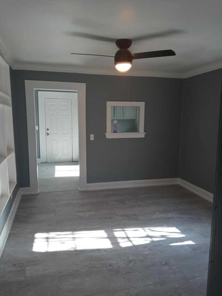 2001 Garfield St - Photo 4 of 8