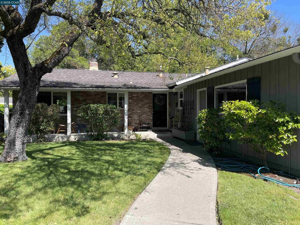 926 Moon Ct - Photo 2 of 14