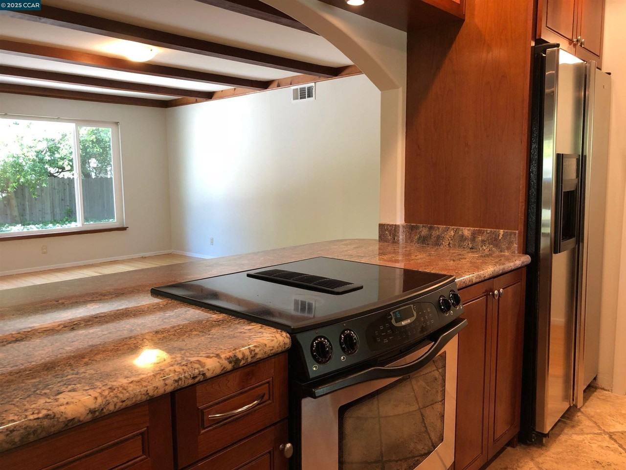 926 Moon Ct - Photo 4 of 14