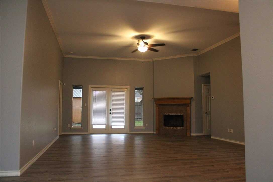 8213 Mima Cir - Photo 4 of 14