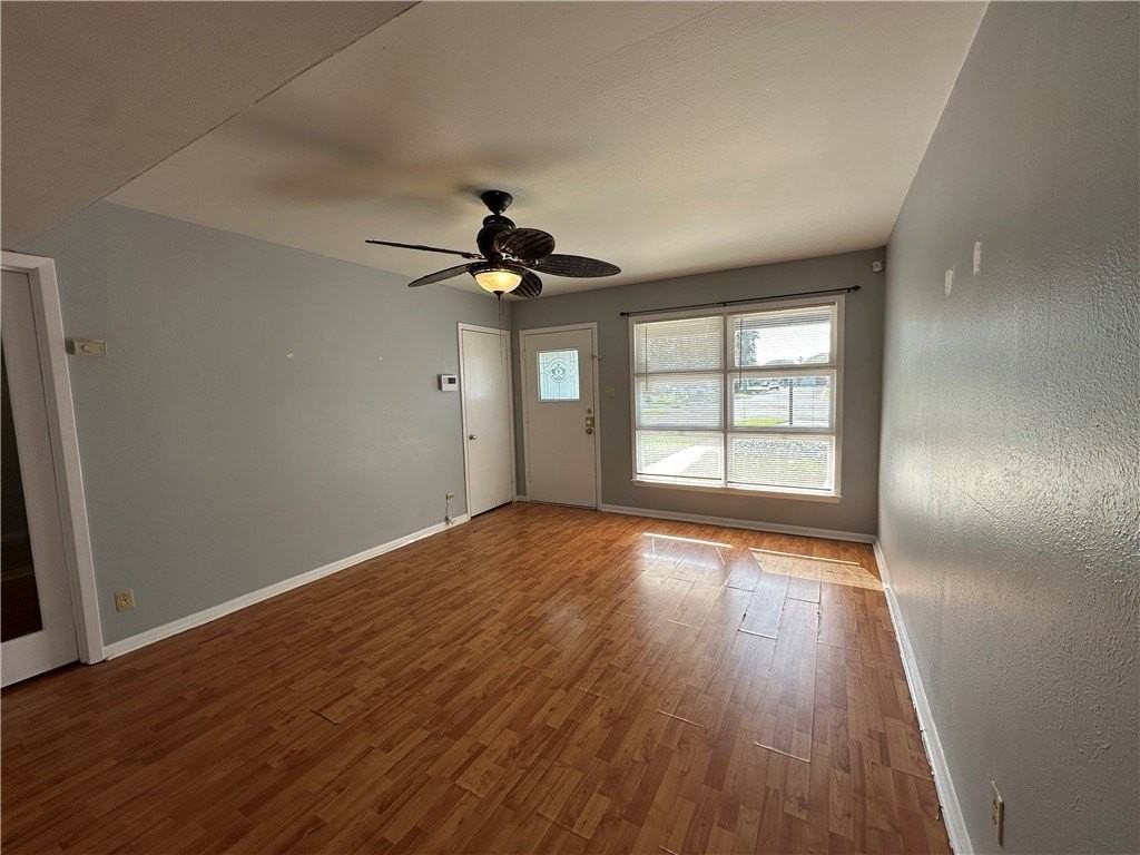 117 Holly Dr - Photo 5 of 33