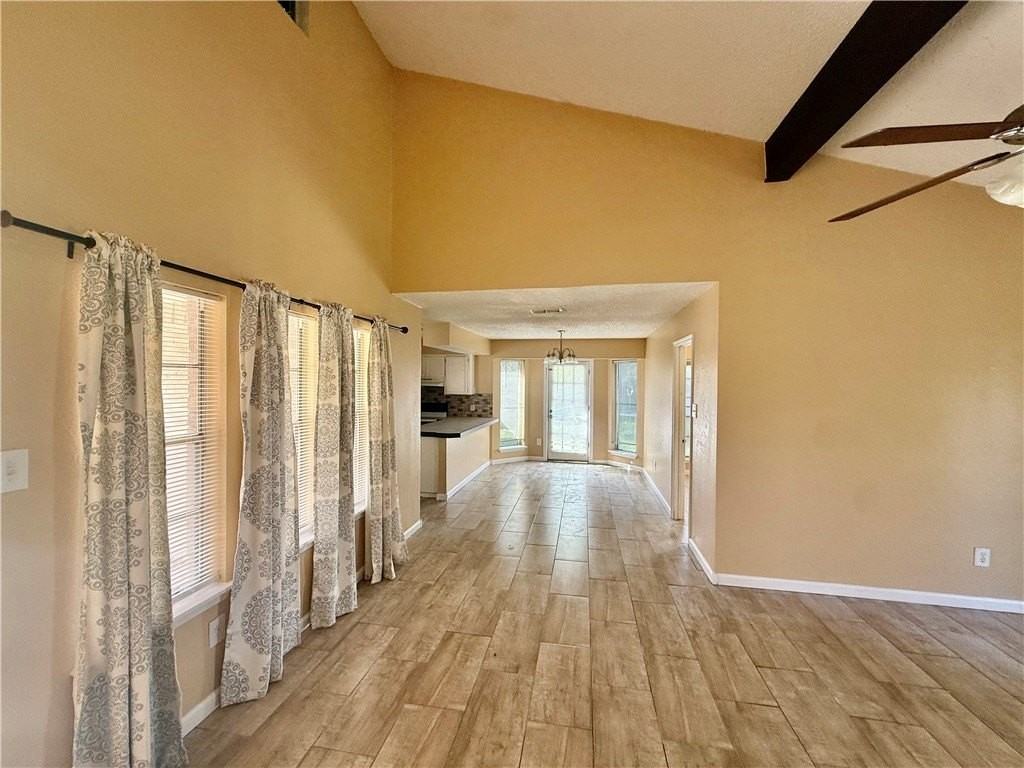 2101 Meadowlight Pkwy - Photo 3 of 13