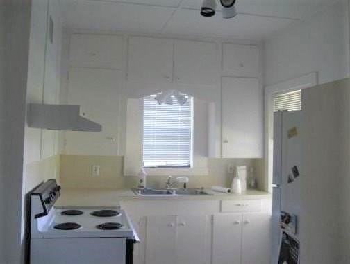 14518 Villa Maria Isabel - Photo 2 of 7