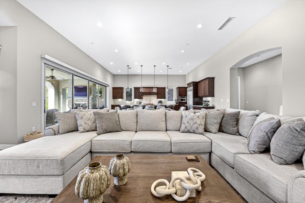 55120 Autumn Valley Ct - Photo 5 of 50