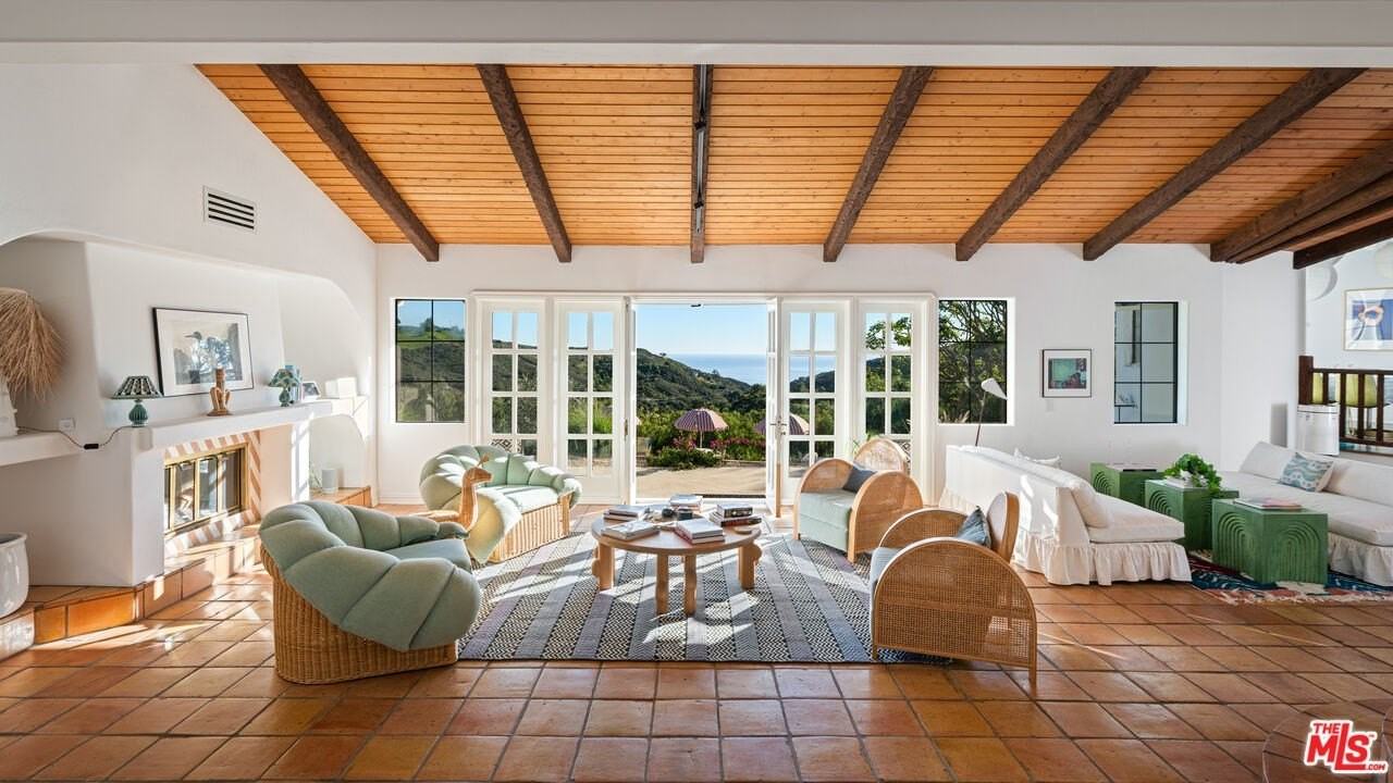 33261 Decker School Rd - Photo 4 of 35