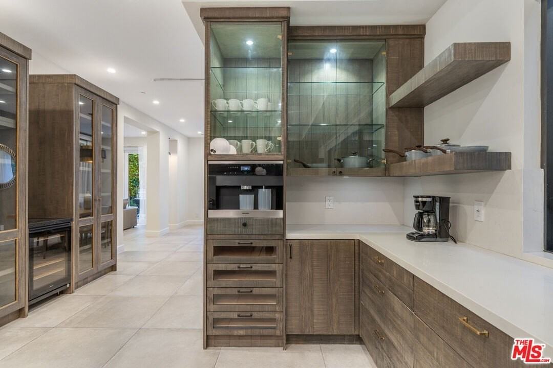 846 N Orange Grove Ave - Photo 5 of 15