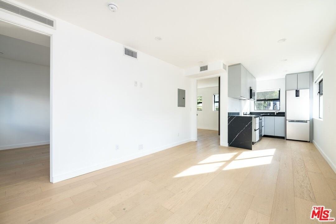 1325 Cabrillo Ave Apt 2 #2 - Photo 2 of 14