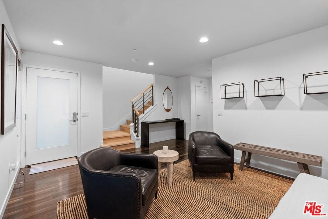 310 Washington Blvd Unit 201 #201 - Photo 6 of 29