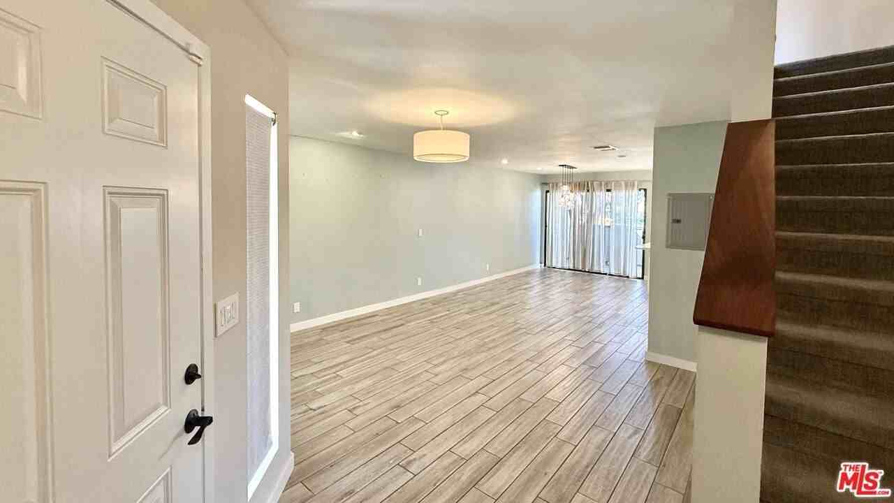 1802 20th St Apt B #B - Photo 3 of 30