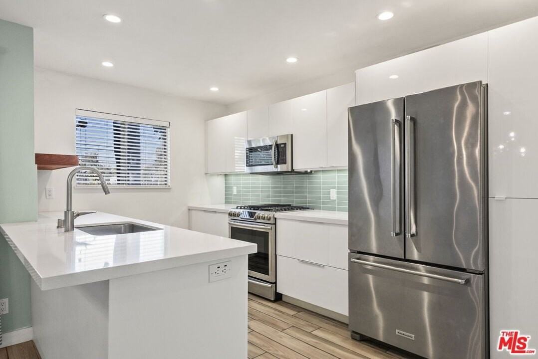 1802 20th St Apt B #B - Photo 6 of 30