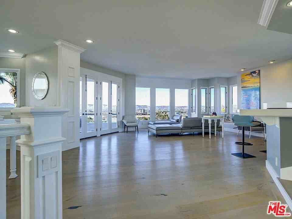 7800 Veragua Dr Unit 1 #1 - Photo 6 of 42