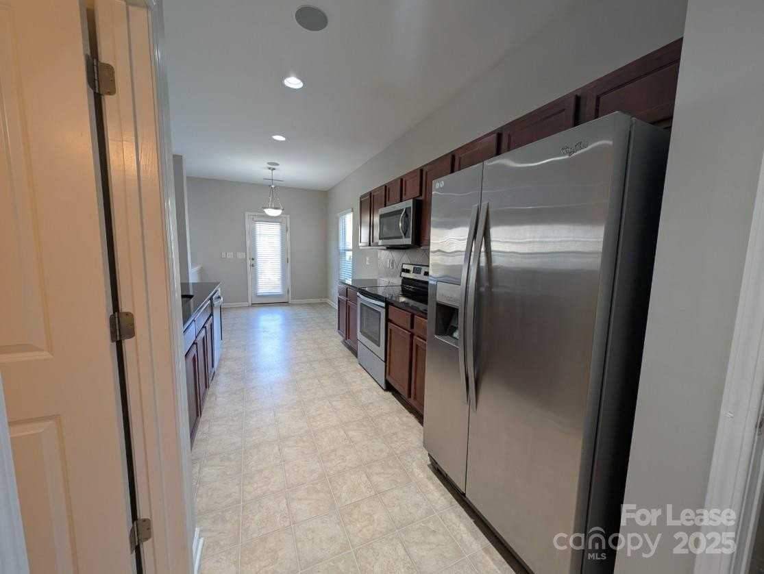 10814 Derryrush Dr - Photo 3 of 23