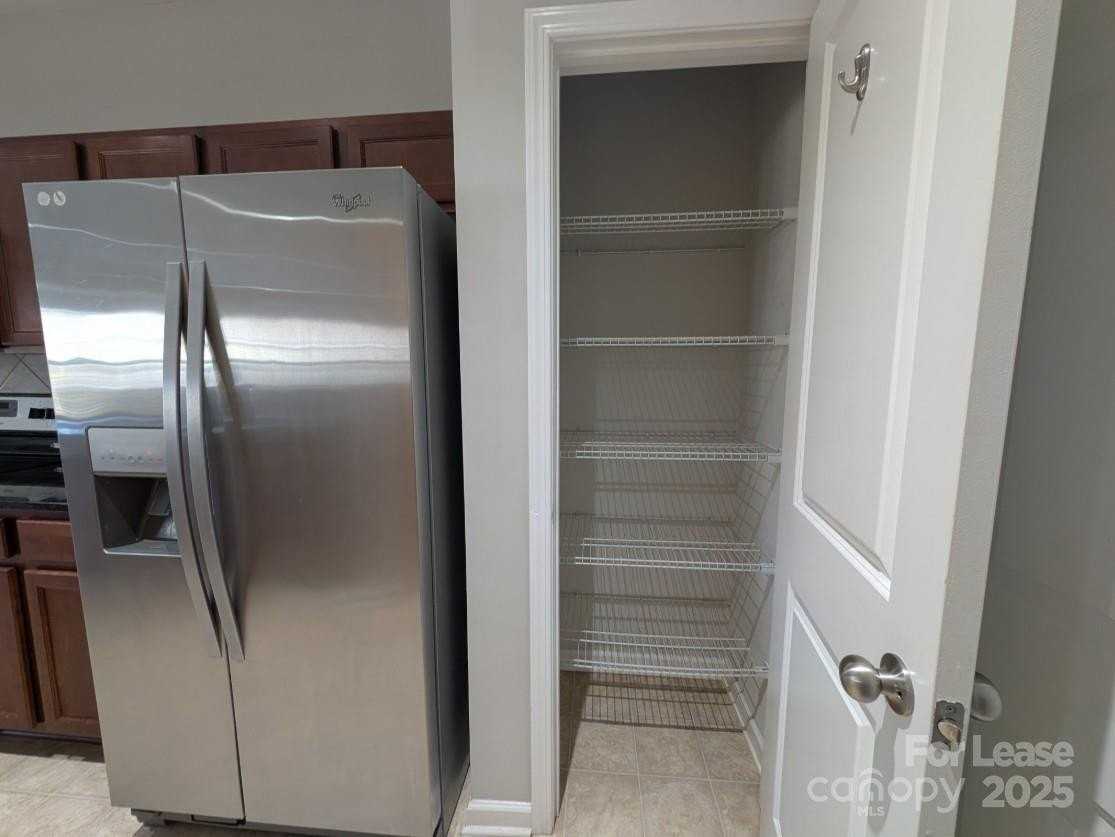 10814 Derryrush Dr - Photo 4 of 23