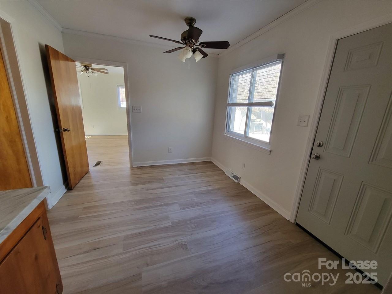 6539 Louglen Cir - Photo 7 of 24