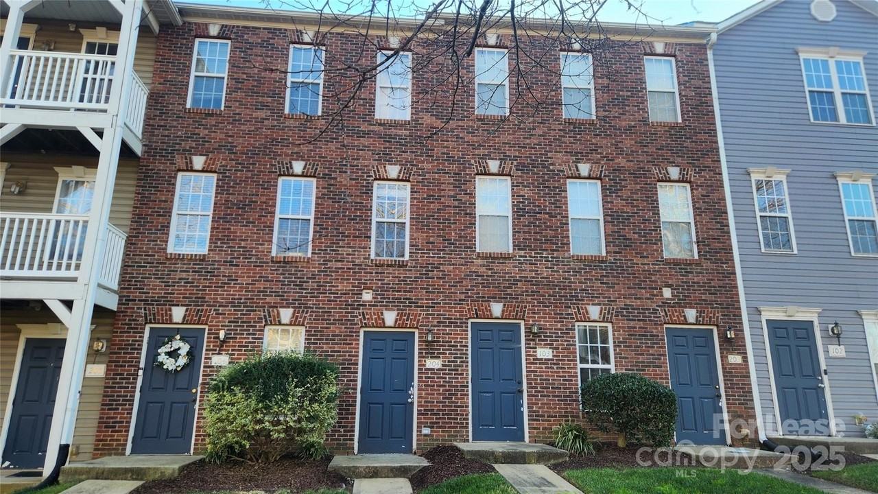 110 Steam Engine Dr Unit 204 #204