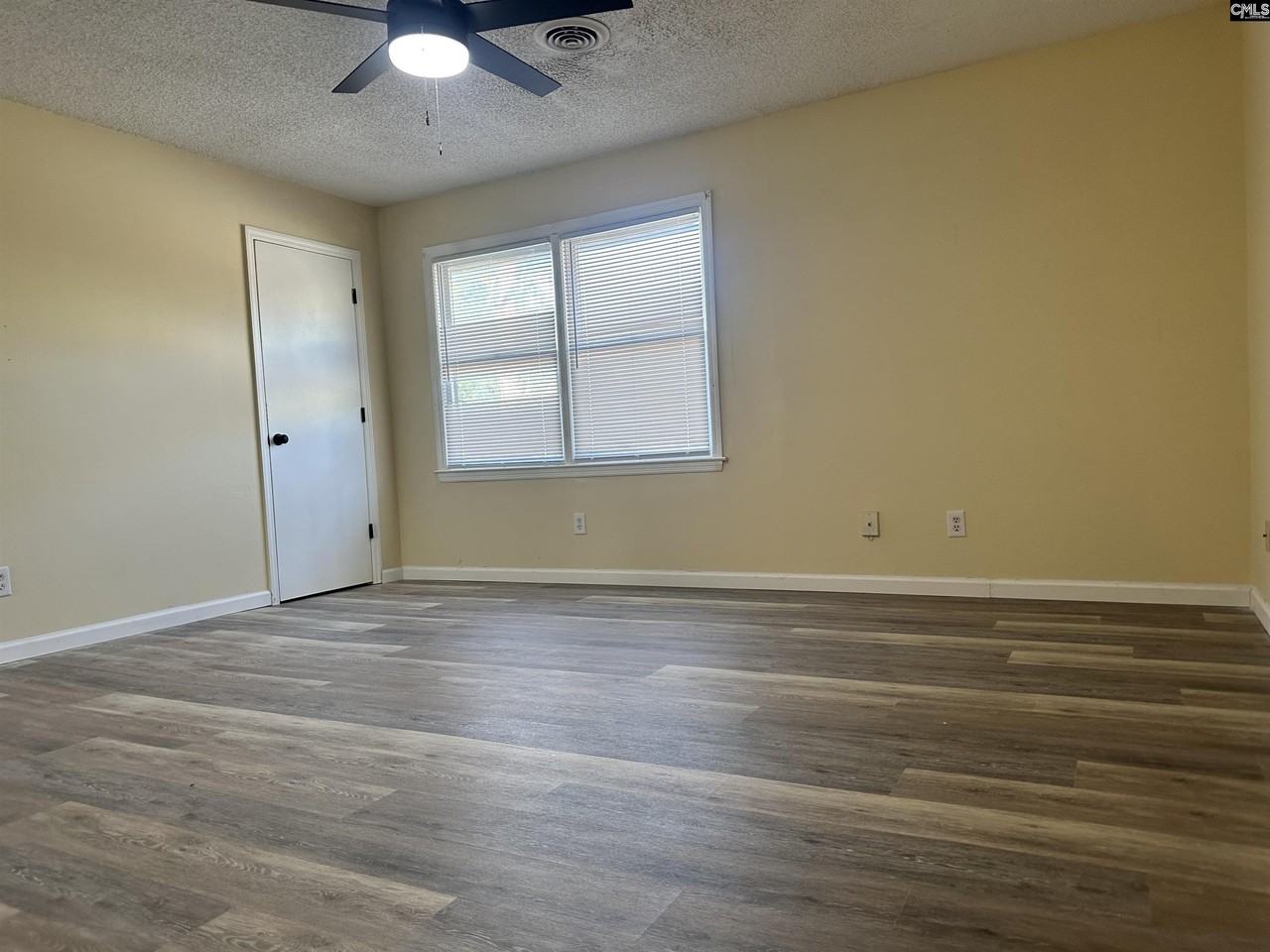 1709 - 1715 Stahl Street 1711 - Photo 3 of 11