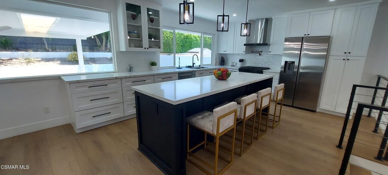 4071 Peoria Ave - Photo 3 of 19