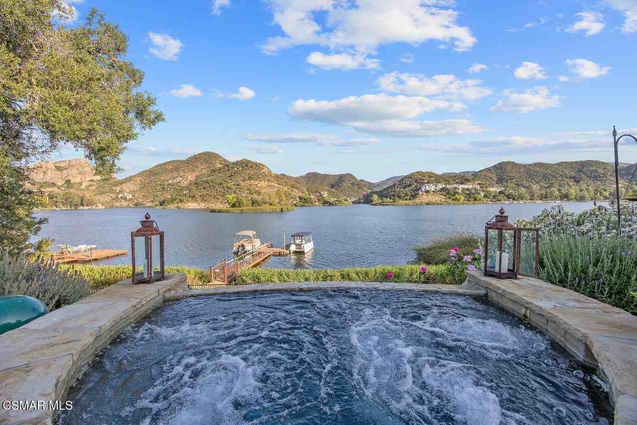 498 Lake Sherwood Dr - Photo 2 of 50