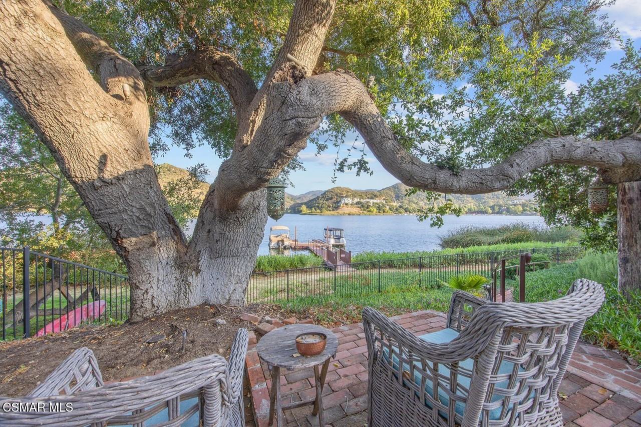 498 Lake Sherwood Dr - Photo 7 of 50