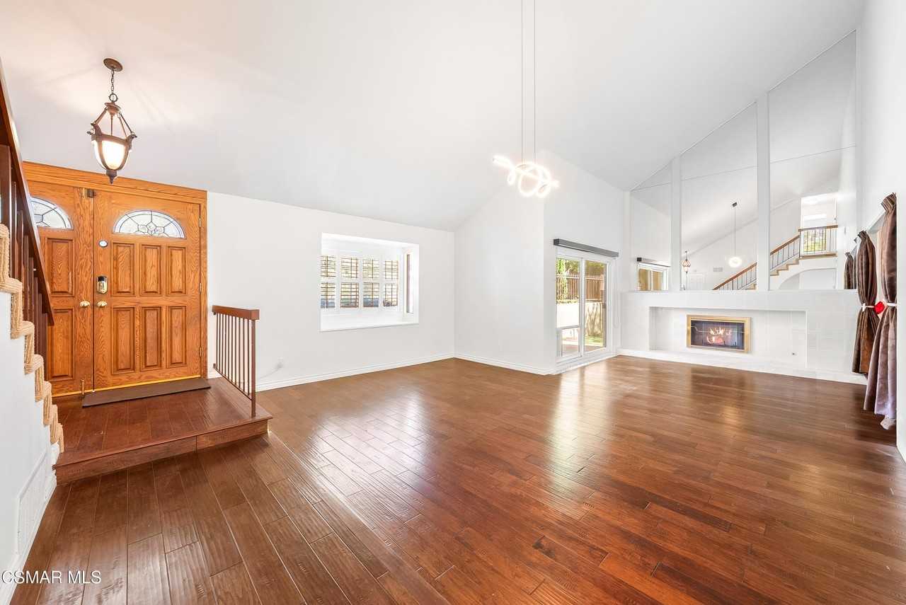 11075 Oso Ave - Photo 6 of 40