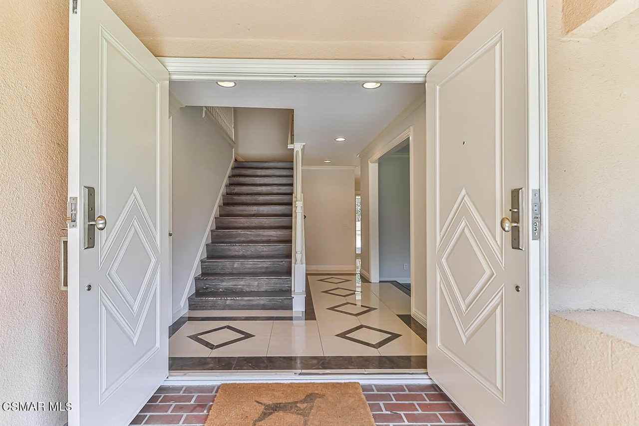 19051 Los Alimos St - Photo 7 of 50