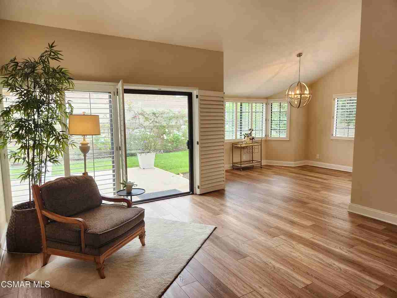 3004 Shadow Brook Ln - Photo 5 of 39